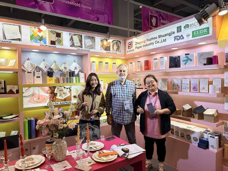 En stærk start på Canton Fair 2026 – gode samtaler, nye muligheder og et milepælspartnerskab